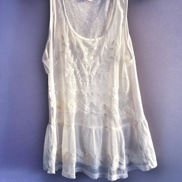 - American Eagle Outfitters Lace Tank Top - Picture 2 of 6